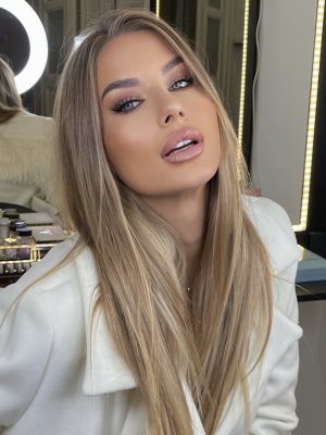 Facetune_18-10-2022-16-30-28